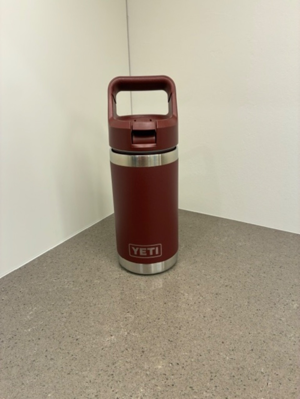 YETI Rambler Jr. in Wild Vine Red (355 ml or 12 oz.)